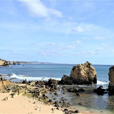 Sunny Apartment Close To The Beach Albufeira Bagian luar foto